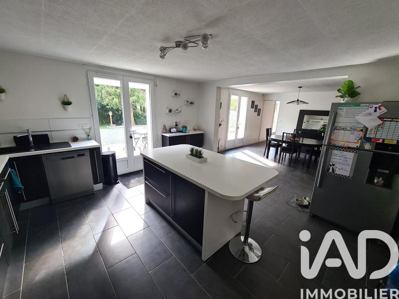 Maison - 202 m² - 7 pièces