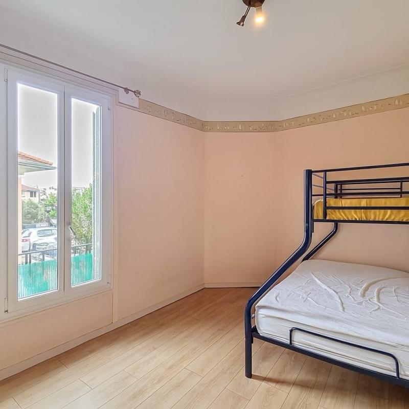 Appartement - 81 m² - 3 pièces