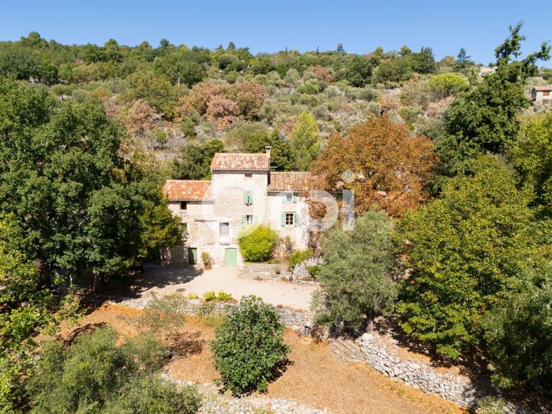 Mas - 188 m² - 4 pièces