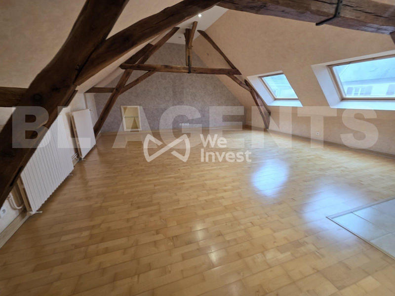 Maison - 202 m² - 8 pièces