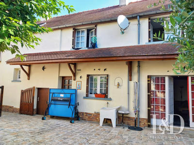 Maison - 540 m² - 14 pièces