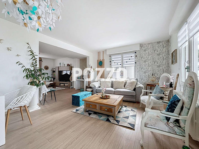 Maison - 155 m² - 9 pièces