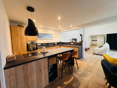 Propriété - 155 m² - 5 pièces