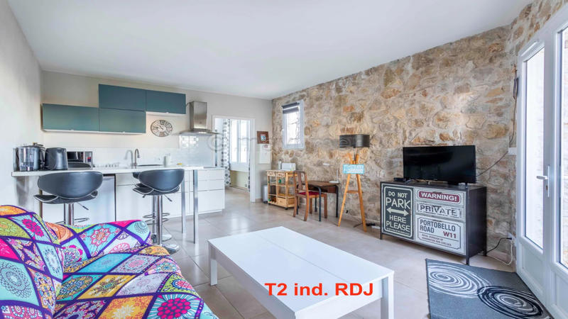 Maison - 250 m² - 9 pièces