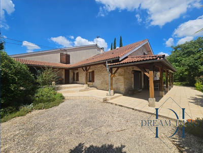 Maison - 263 m² - 7 pièces