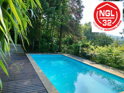 Maison - 250 m² - 9 pièces