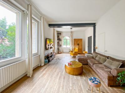 Maison - 240 m² - 7 pièces