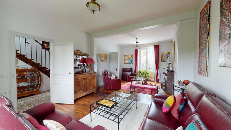 Maison - 229 m² - 7 pièces