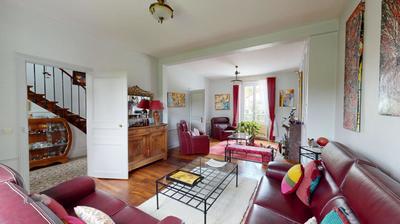 Maison - 229 m² - 7 pièces