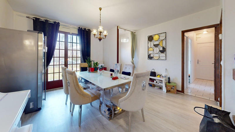 Maison - 85 m² - 5 pièces