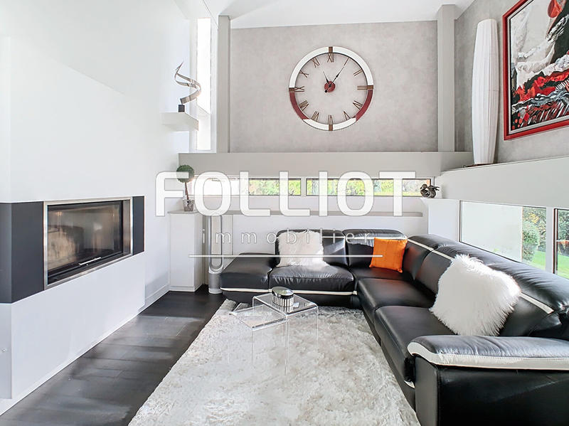 Maison - 275 m² - 6 pièces