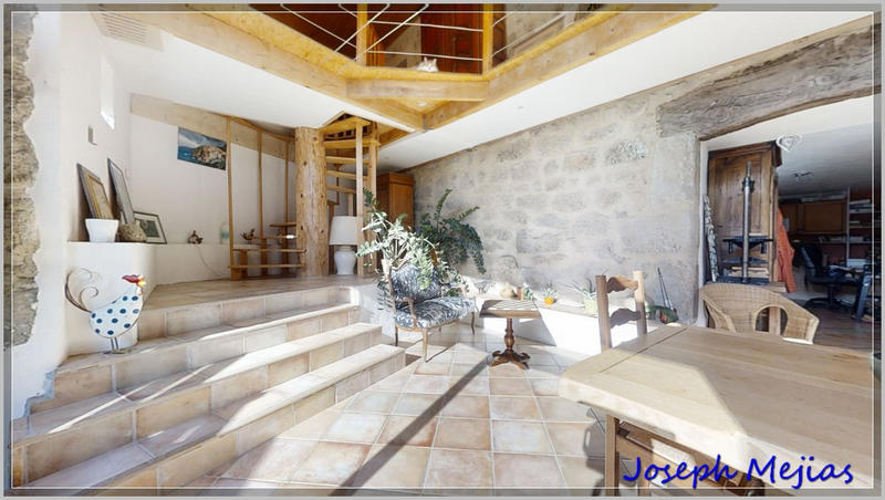 Maison - 332 m² - 11 pièces