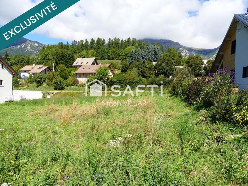 Terrain - 749 m²