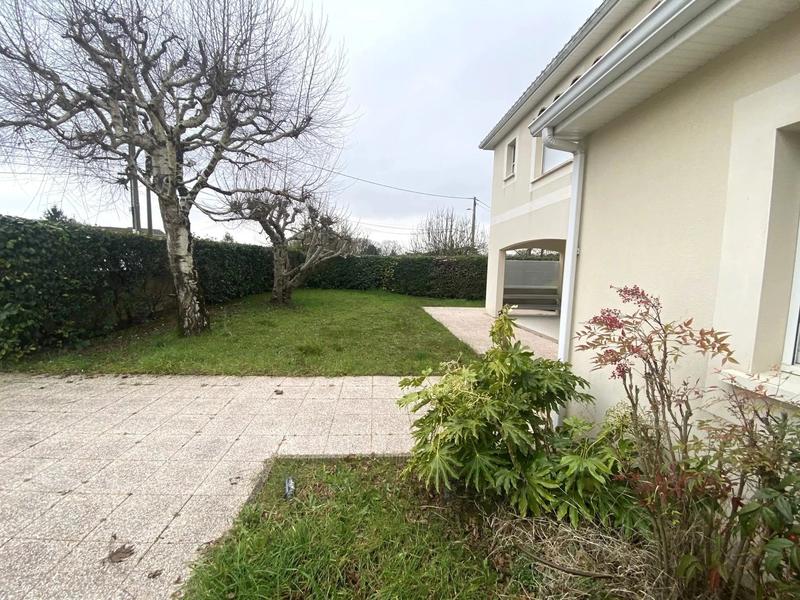 Maison - 240 m² - 6 pièces