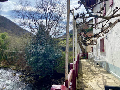 Maison - 306 m² - 10 pièces