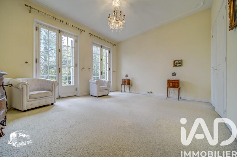 Maison - 239 m² - 7 pièces