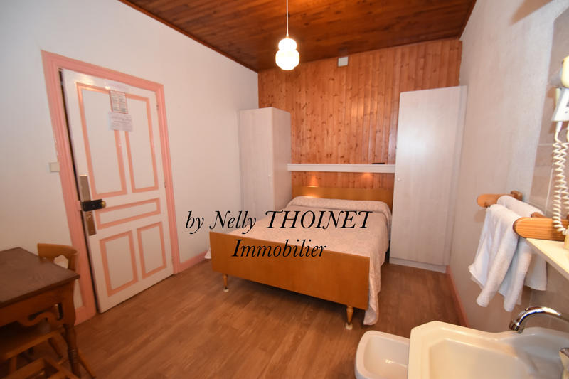 Local commercial - 400 m² - 22 pièces