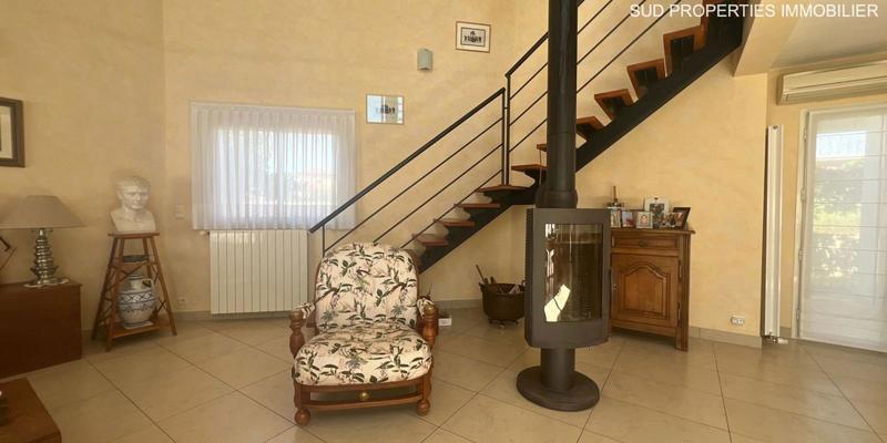 Villa - 216 m² - 6 pièces