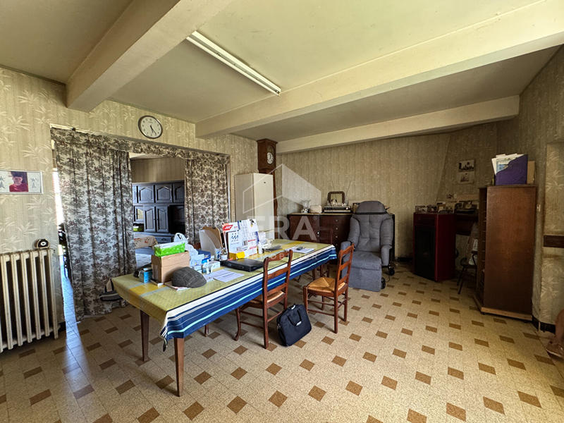 Maison - 230 m² - 8 pièces