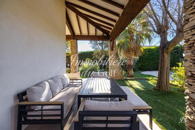 Maison - 215 m² - 5 pièces