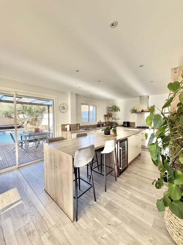 Maison - 136 m² - 5 pièces