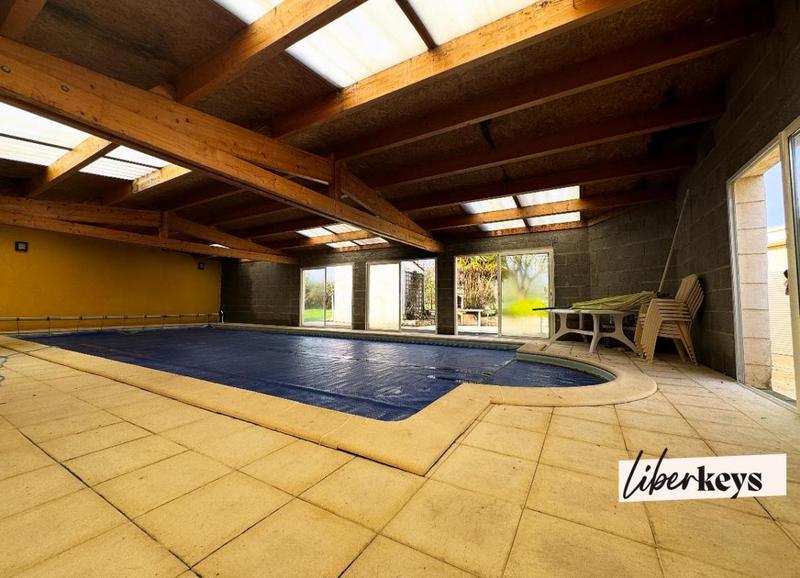 Maison - 177 m² - 7 pièces