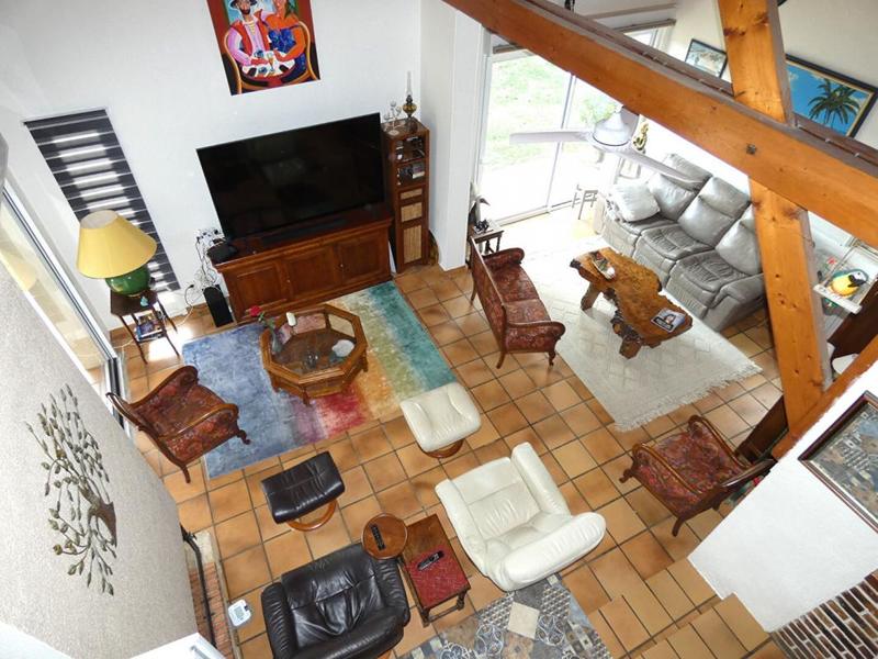 Maison - 220 m² - 8 pièces