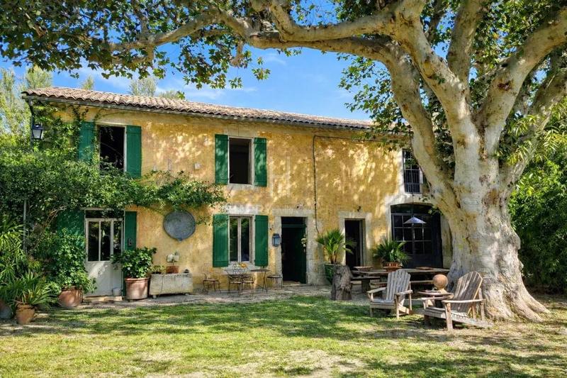 Propriété - 275 m² - 9 pièces