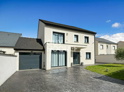 Maison - 202 m² - 8 pièces