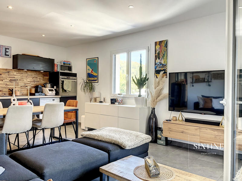 Appartement - 80 m² - 4 pièces