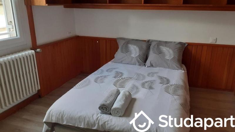 Chambre - 11 m² - 1 pièce