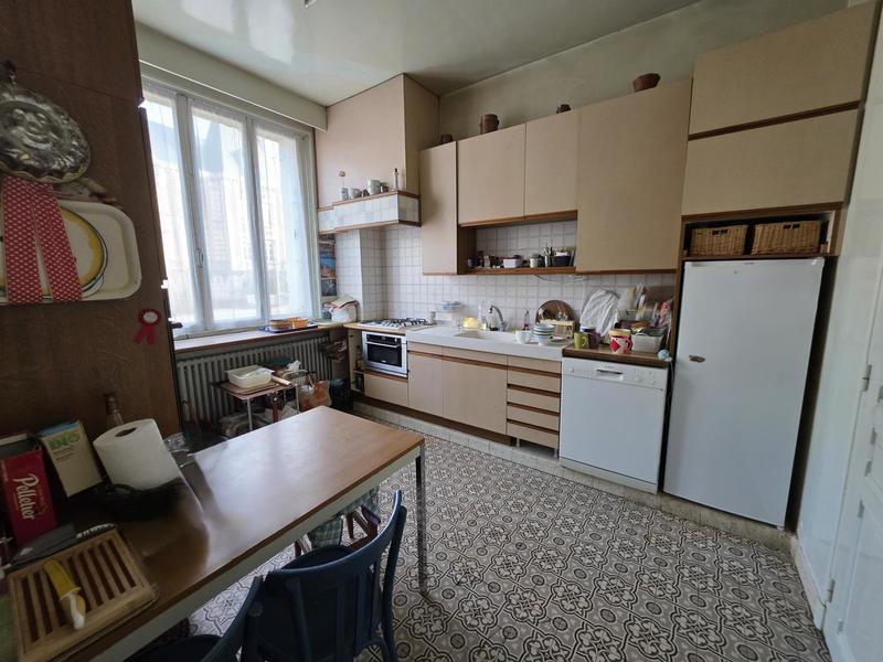 Maison - 170 m² - 9 pièces