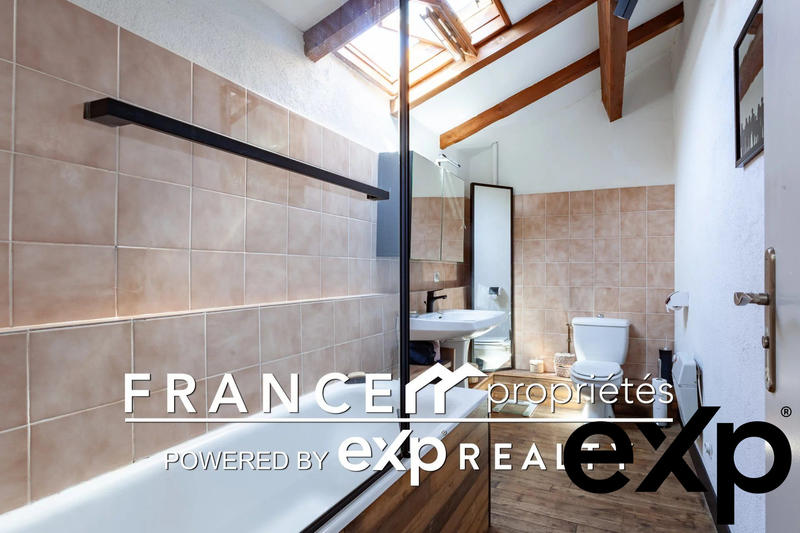 Maison - 223 m² - 7 pièces