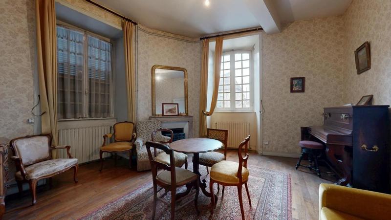 Maison bourgeoise - 212 m² - 6 pièces