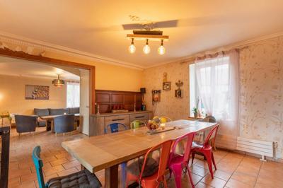 Maison - 142 m² - 8 pièces