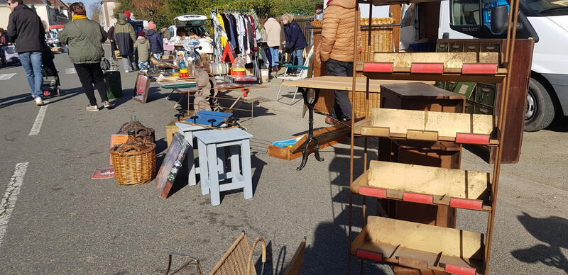 Brocante - bric à brac - artisanat