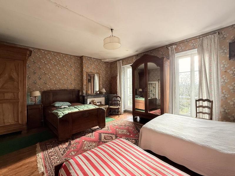 Maison - 471 m² - 14 pièces