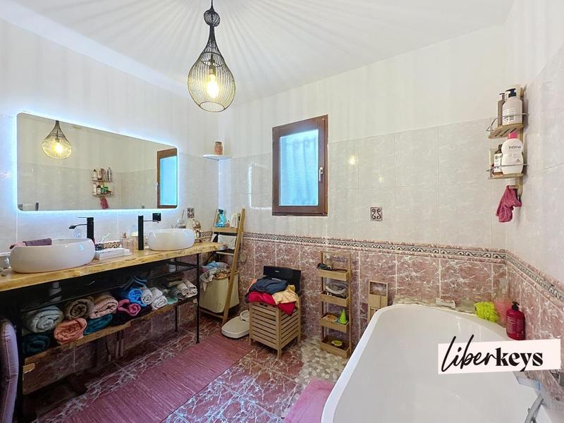 Maison - 138 m² - 6 pièces