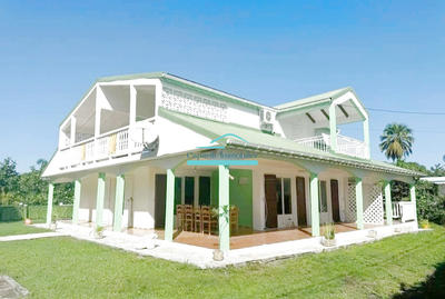 Maison - 182 m² - 8 pièces