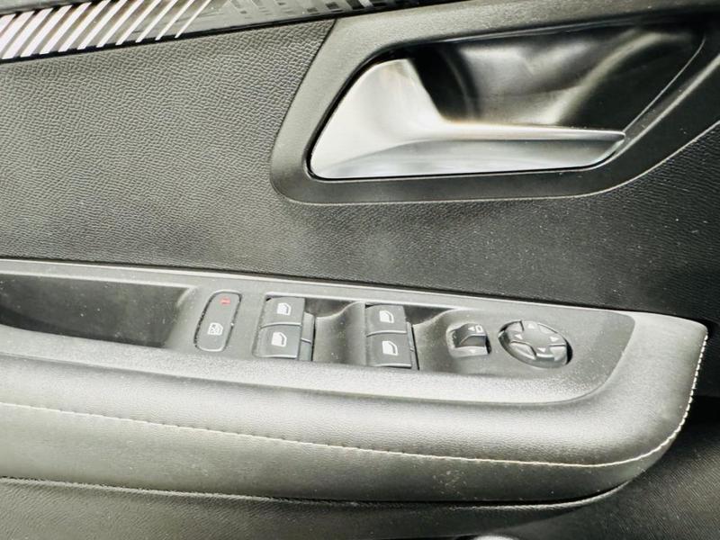 Peugeot 208 II Hybrid 100 e-Dcs6 Allure