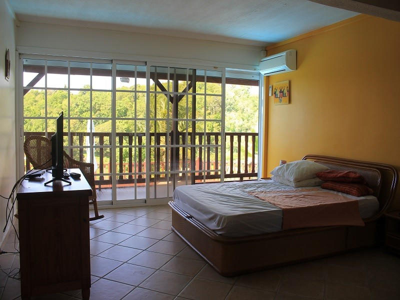 Maison - 256 m² - 7 pièces