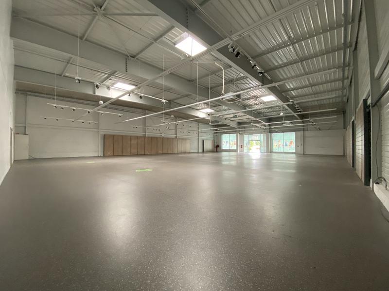 Local commercial - 740 m²