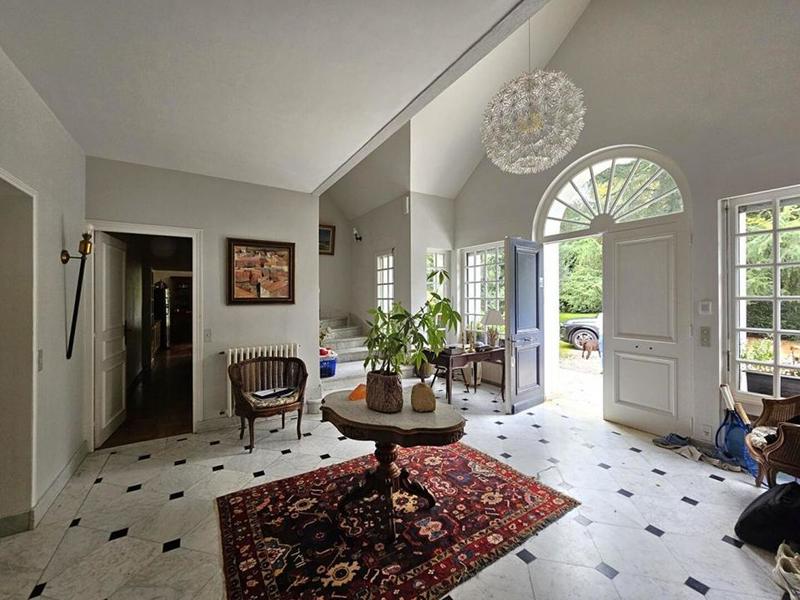 Propriété - 318 m² - 8 pièces