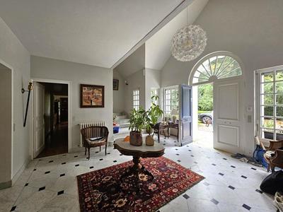 Propriété - 318 m² - 8 pièces