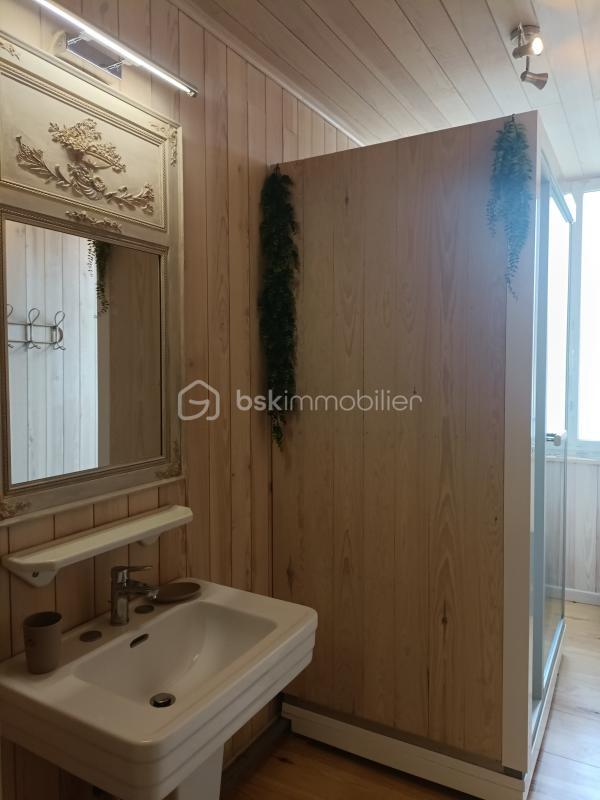 Demeure - 255 m² - 12 pièces