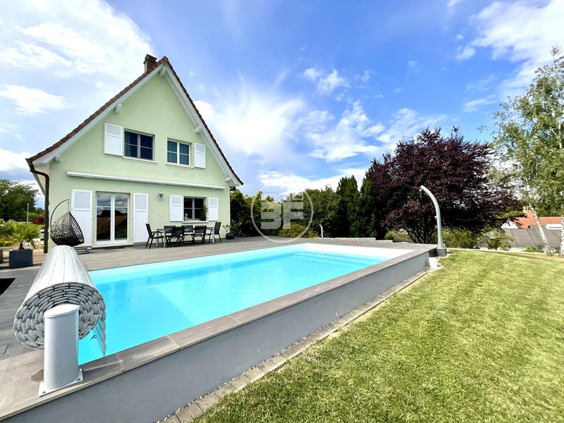 Maison traditionnelle - 163 m² - 7 pièces