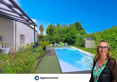 Maison - 234 m² - 8 pièces