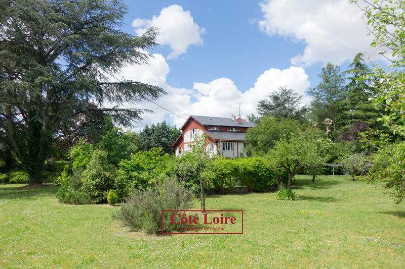 Maison ancienne - 261 m² - 8 pièces