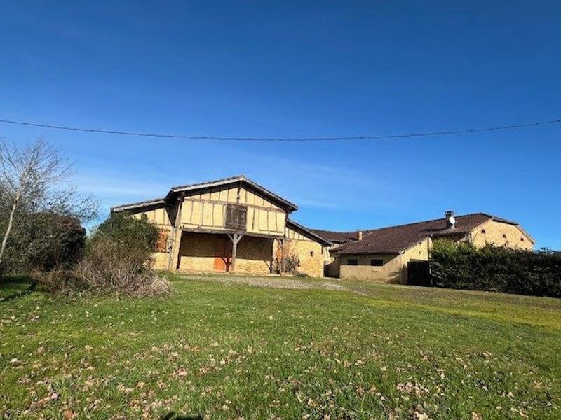 Maison - 303 m² - 10 pièces