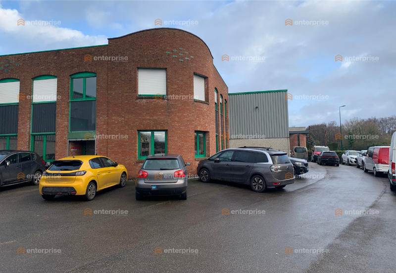 Local d'activité / Entrepôt - 1 215 m²